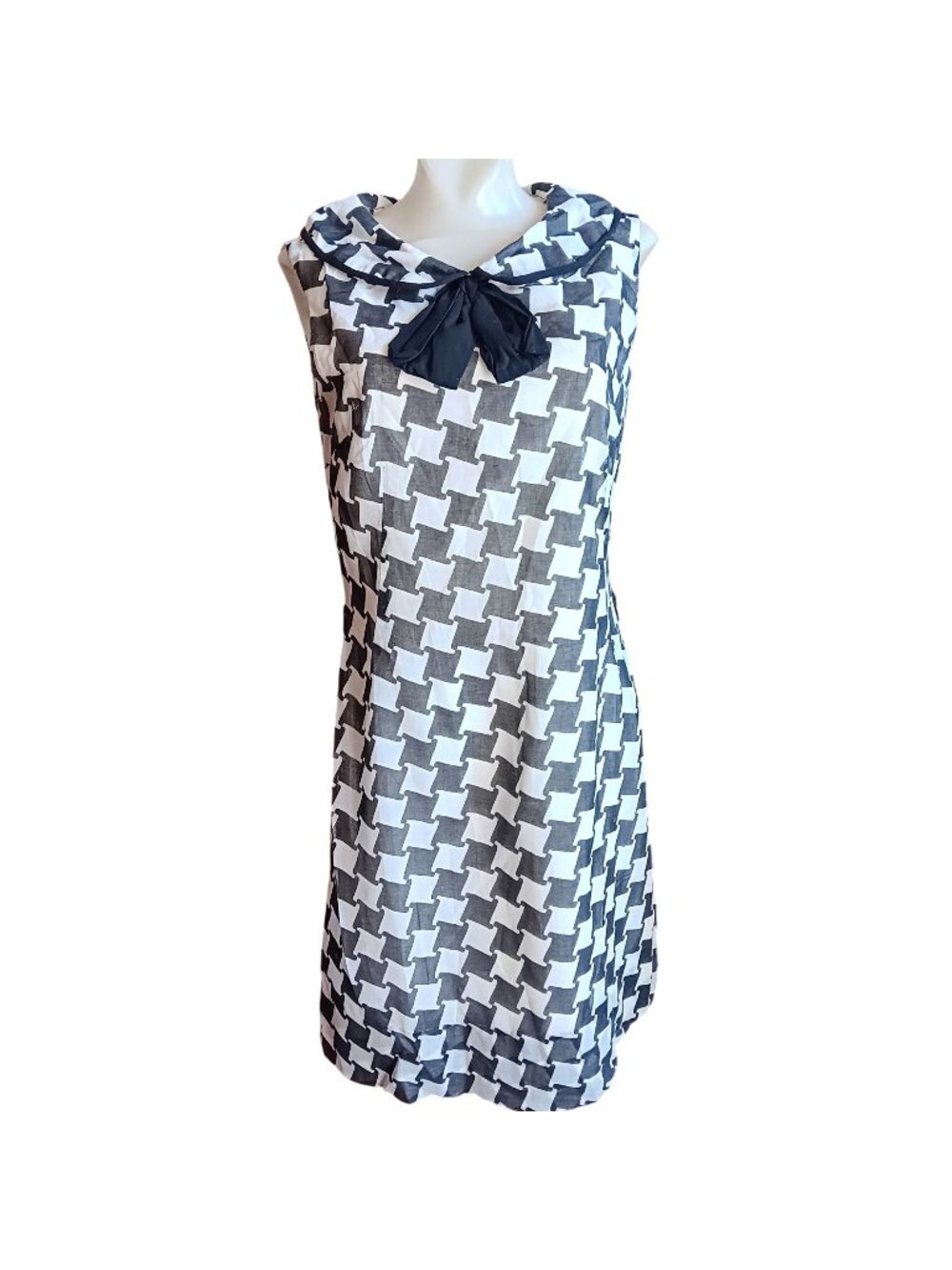 True Vintage Dress 12 1960's Geometric Sleeveless Bow Collar Mod Garage Scooter